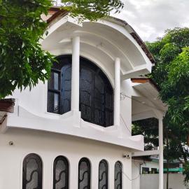 Elite moon hotel, hotel a Kallady