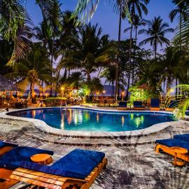 Tambor Tropical Beach Resort- Adults Only, hotel di Tambor