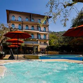Hotel Al Caminetto – Adults Only, WorldHotels Crafted, hotelli kohteessa Torri del Benaco