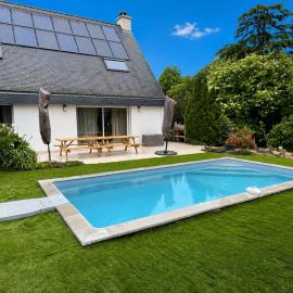 La Parenthèse -piscine, hotel i Ploemeur