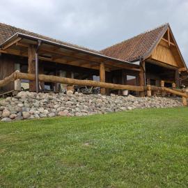 DREWNIANY DOM NA WZGÓRZU, hotell i Świątki