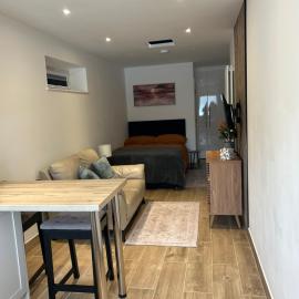 Holyport Studio flat, hotel in Bray