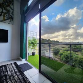 Luxurious Green Riverside Loft apartment
