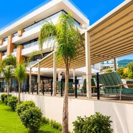 Green Light Hotel, hotel sa Ksamil