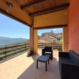Casa Vacanze Panoramika Santa Cruz - FAMILY ROOM, hotel en Cicerale