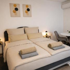 Moderan Apartman, balkon, klima, parking, WiFi, TOP lokacija