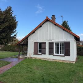 La Maisonnette de Fontaine - Au calme avec jardin, hotel en Fontaine-sous-Jouy