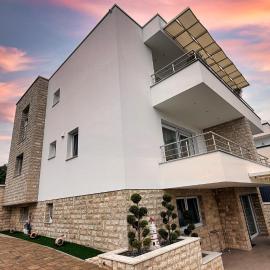 Luxury Apartments Batis Pirovac, hotel u gradu Pirovac