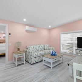 The Flamingo Residence at Sandpiper Inn Bikes Beachgear