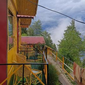 Chauhan bambo house, hotel i Joshimath