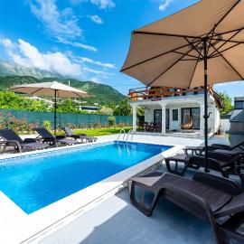 Villa Ksenija with Private Pool- Peace & Privacy