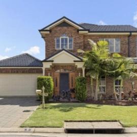 MawsonLakes Lake view Villa