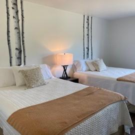 Eagle Peak Lodge & Cabins, hotel Ashtonban