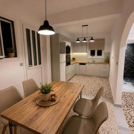 Mosaic House, hotel u gradu 'Sami'