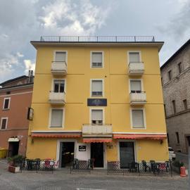 Hotel Appennino，Sassoferrato的飯店