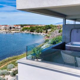 Apartment Luxury Beachfront Jacuzzi Suite with Sea View