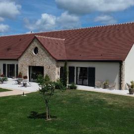 Aux 3 Forêts, hotel in Bizeneuille