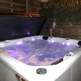Chambre de charme Andria jacuzzi