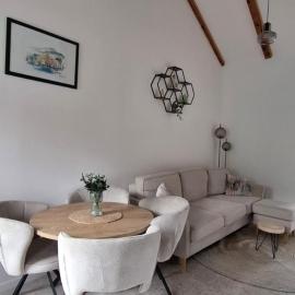 Mellon Apartments: Zaton şehrinde bir otel