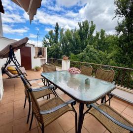 Vivienda rural Mogón - Los Senderos, hotel em Mogón