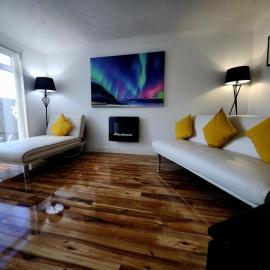 Chill On Loch Lomond - FREE LOCAL TRAVEL, hotel in Alexandria