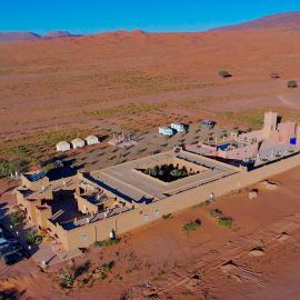 Porte De Sahara Ouzina, hotel a Ouzina