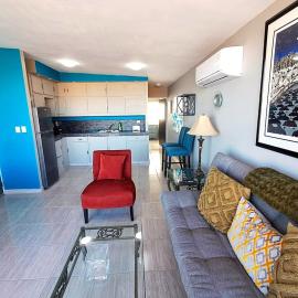 Stunning Azul Ocean View Apartment, hotel v mestu San Carlos