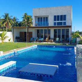 Venice House, Costa del Sol, hotel in San Luis La Herradura