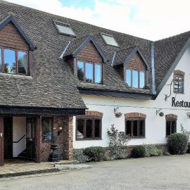 The Airman Hotel、Sheffordのホテル
