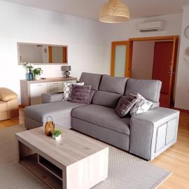 Spacious apartment with pool, Olhão Marina, viešbutis mieste Oljaunas