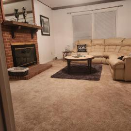 Private 4 bedroom home sleeps upto 12, hotel in High Point
