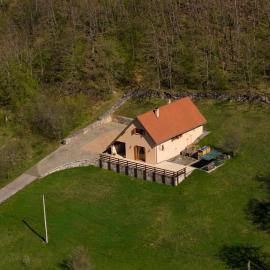Secluded house with a parking space Korenica, Plitvice - 25959: Udbina şehrinde bir otel