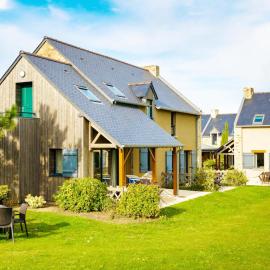 Breton Duplex Cottage Retreat、カンカルのホテル