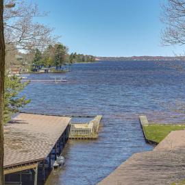 Hamlin Lake Cabin w/ Community Beach Access!