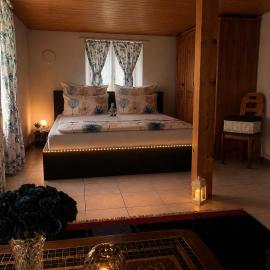 Zimmer mit Zugang zu Küche & Bad, hotel v destinácii Wohlen