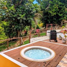 La Casita Amarilla en Utuado, Puerto Rico, hotel in Utuado