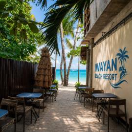 Iwayan Beach Resort, hotell i Panglao