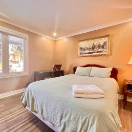 Upgraded Ensuite Rooms 7-min to Subway Near Downsview Rogers Stadium