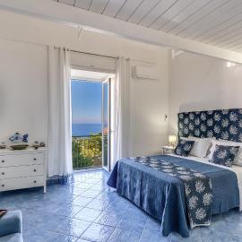 MARYTURY sea view retreat, hotell sihtkohas Nerano