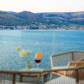 Ferienapartment OVIX, hotel in Okrug Donji