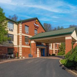 Comfort Suites Pittsburgh Airport: Coraopolis şehrinde bir otel