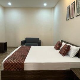Vistara courtyard, hotel in Varanasi