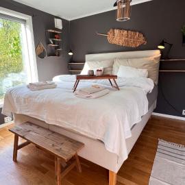 Guest Room with Balcony & Free Parking, hotel in Horten
