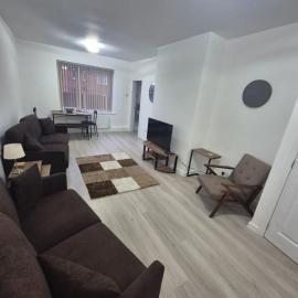 Wigan 3 bed close to amenities, M6, M58, hotel di Wigan