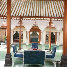 Villa Joglo Kawung - City Centre Paradise with Pool, hotel em Yogyakarta