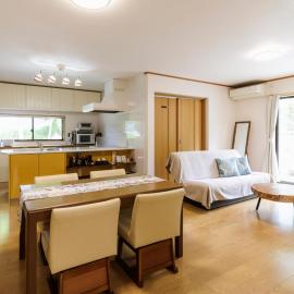 Holiday Home 郷, hotel in Minami Aso
