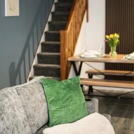Spacious Poole House Near Sandbanks Sleeps 8, hotel u gradu Pul