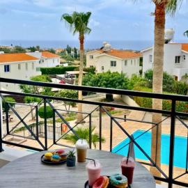 Sea View Apartment with Pool & Balcony in Peyia, hotel in Peyia