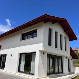 Villa premium avec extérieur ensoleillé