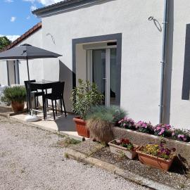 Longeault में, होटल studio Lise Marion, calme,climatisé, parking privé